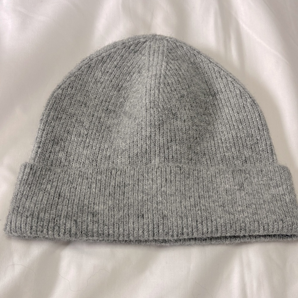 j Crew Men’s super soft beanie gray